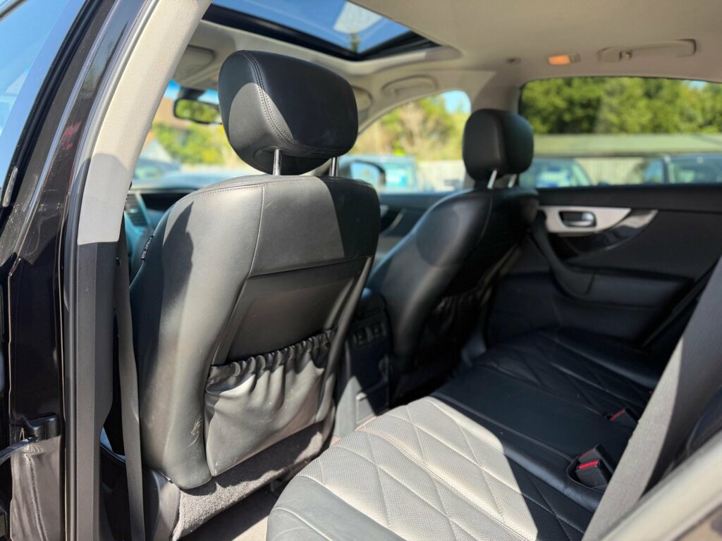 Infiniti QX70 Gt D White #18