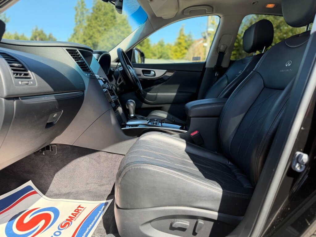 Infiniti QX70 Gt D White #30