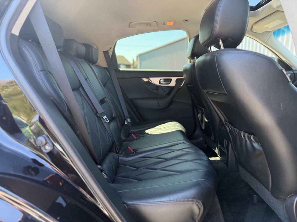 Infiniti QX70 Gt D White #16