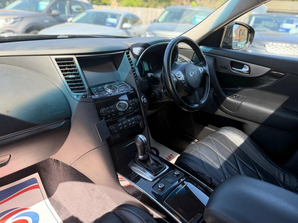 Infiniti QX70 Gt D White #10