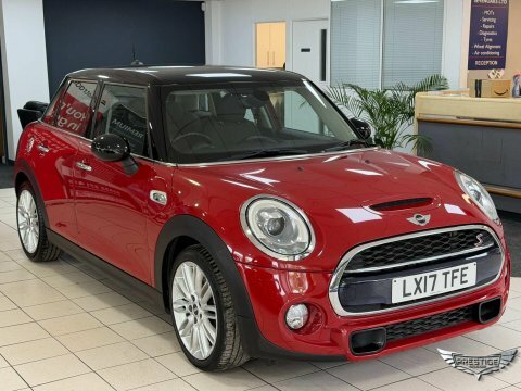 Mini Hatch 2.0 Cooper S Red