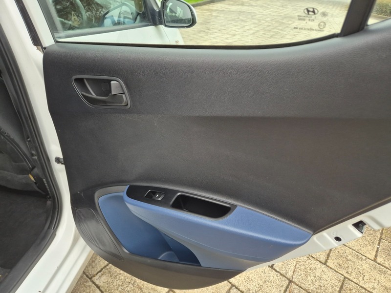 Hyundai  1.0 Premium Blue #24