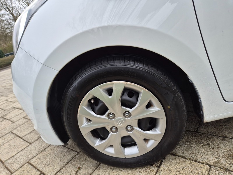 Hyundai  1.0 Premium Blue #32