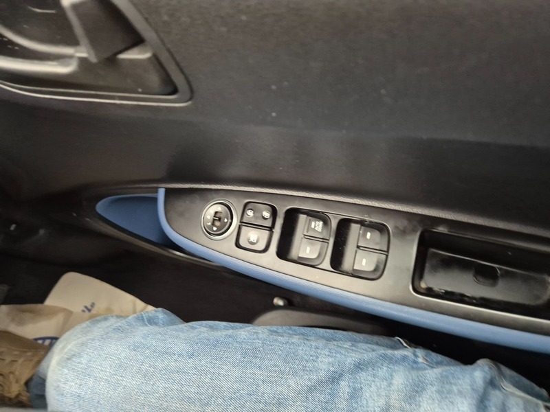 Hyundai  1.0 Premium Blue #23