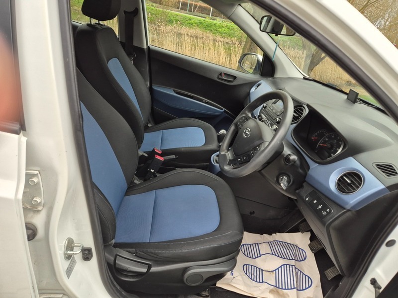 Hyundai  1.0 Premium Blue #9