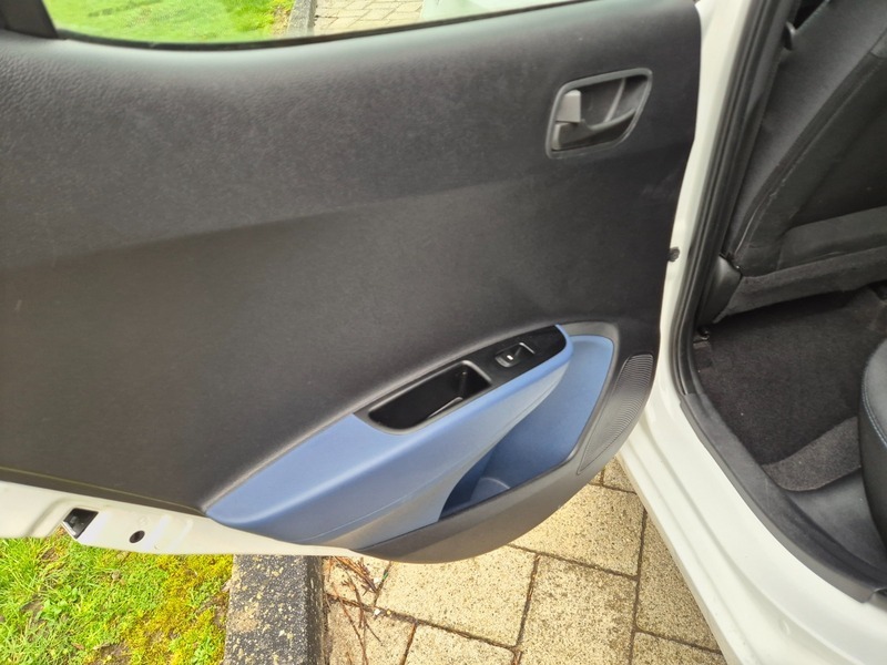 Hyundai  1.0 Premium Blue #25