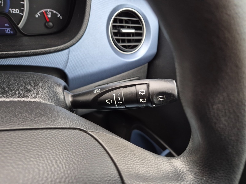 Hyundai  1.0 Premium Blue #19