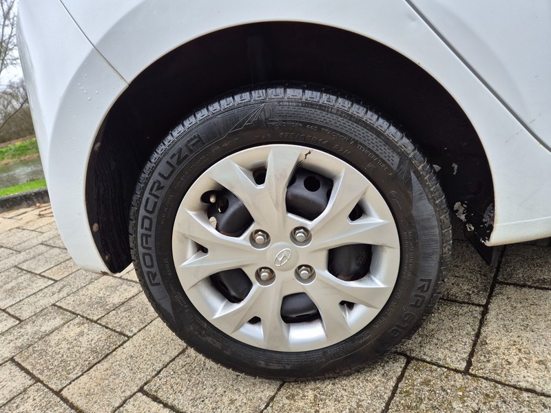 Hyundai  1.0 Premium Blue #31