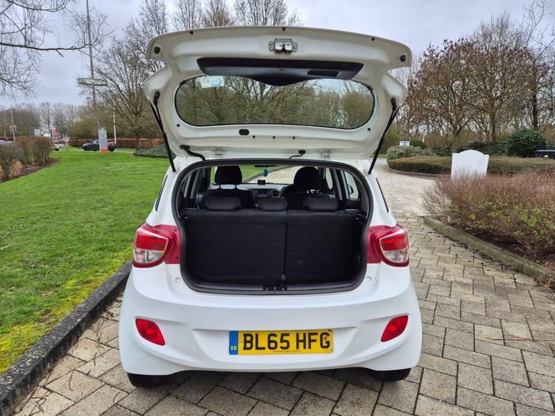 Hyundai  1.0 Premium Blue #27