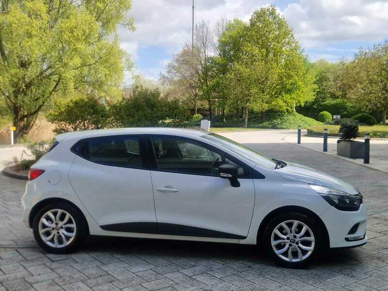 Renault Clio 1.2 16V Play Hatchback White #5