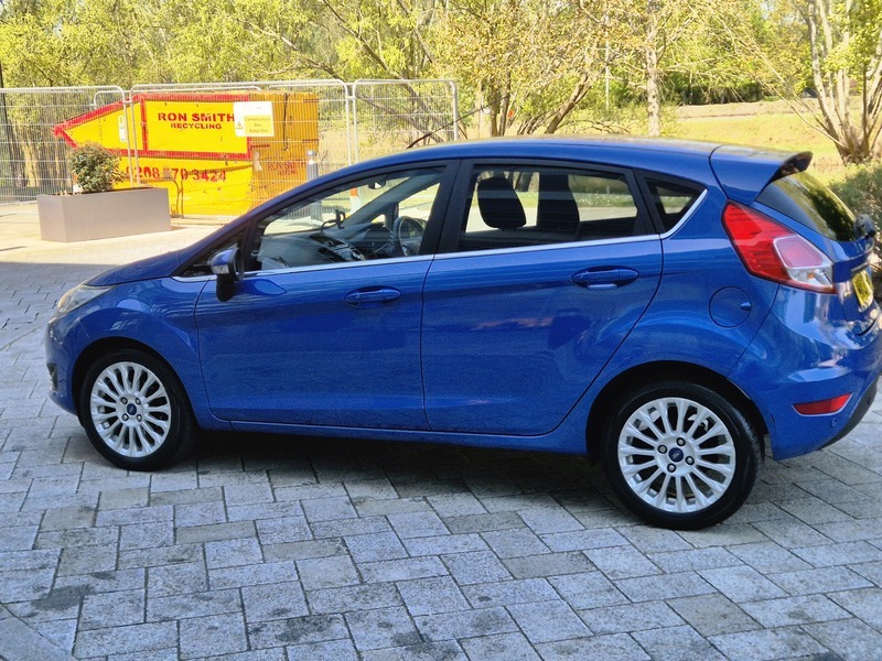 Ford Fiesta 1.0T Ecoboost Titanium Hatchback MV13EBX Blue #4