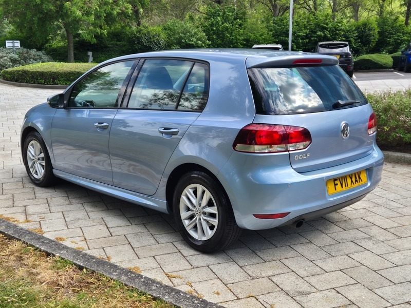 Volkswagen Golf 1.6 Tdi Bluemotion Hatchback Blue #4
