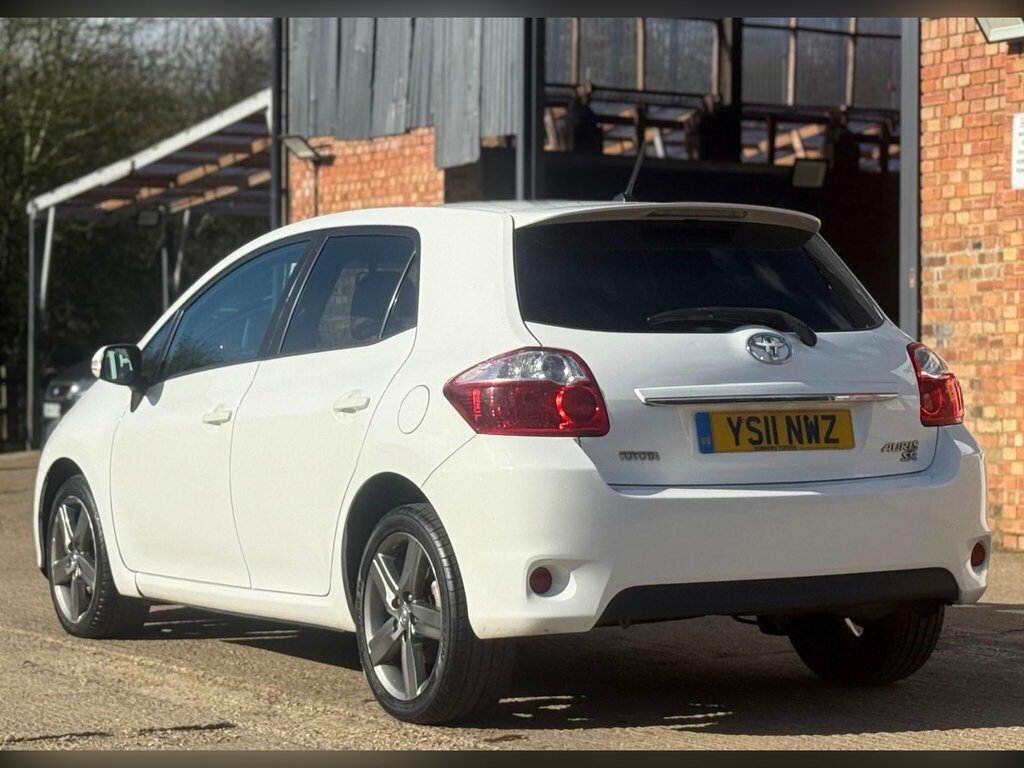 Toyota Auris 1.6 V-matic Sr Euro 5 White #5