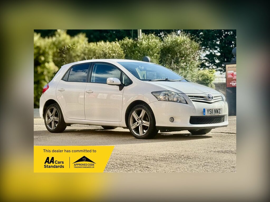 Toyota Auris 1.6 V-matic Sr Euro 5 White