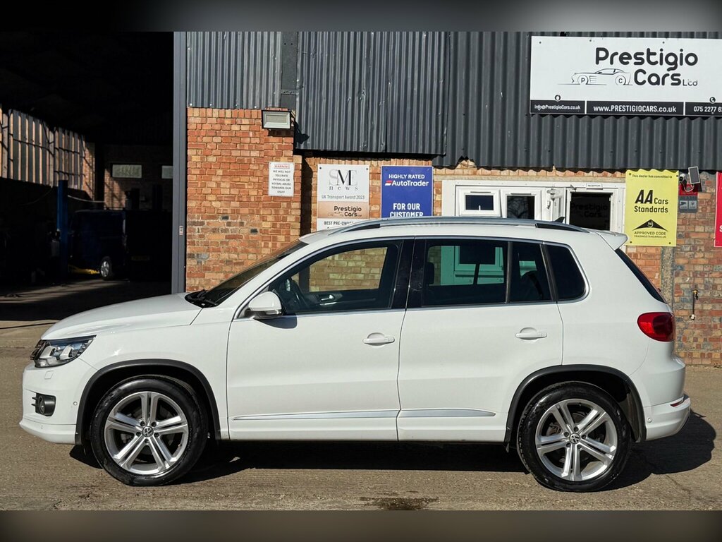 Volkswagen Tiguan 2.0 Tdi Bluemotion Tech R-line Edition Dsg 4Wd Eur GN16LLR White #4