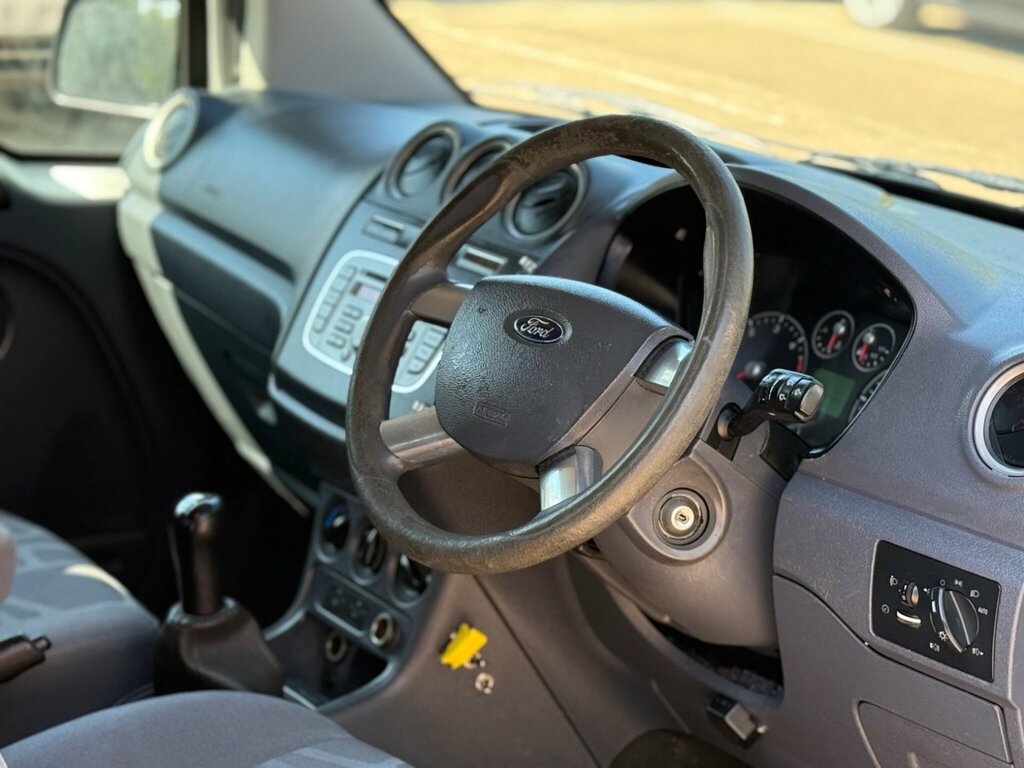 Ford Tourneo Connect Connect 1.8 Tdci Trend Bus Fwd Black #9