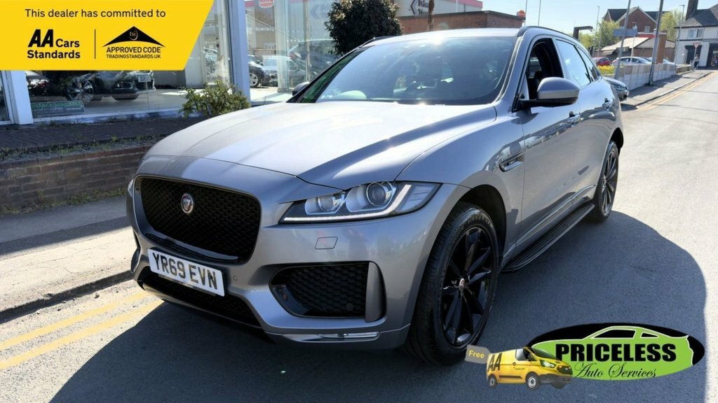 Jaguar F-Pace 2L Chequered Flag Grey