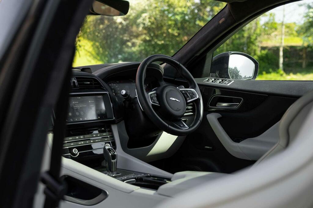 Jaguar F-Pace Suv 5.0 V8 Svr Quickshift Awd Euro 6 Ss 20 Black #4