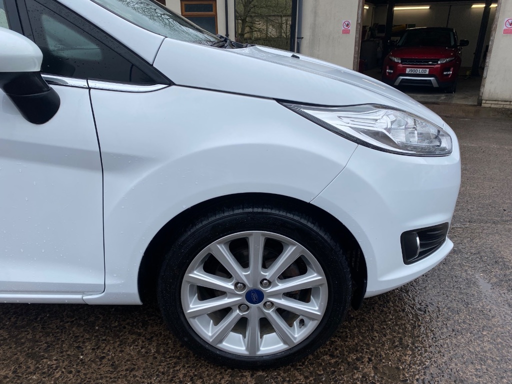 Ford Fiesta 1.0 Ecoboost Titanium RX17FHY White #2