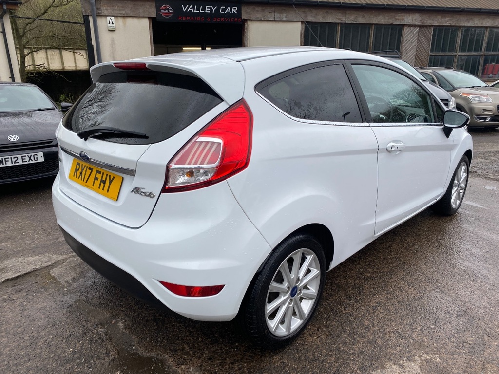 Ford Fiesta 1.0 Ecoboost Titanium RX17FHY White #4