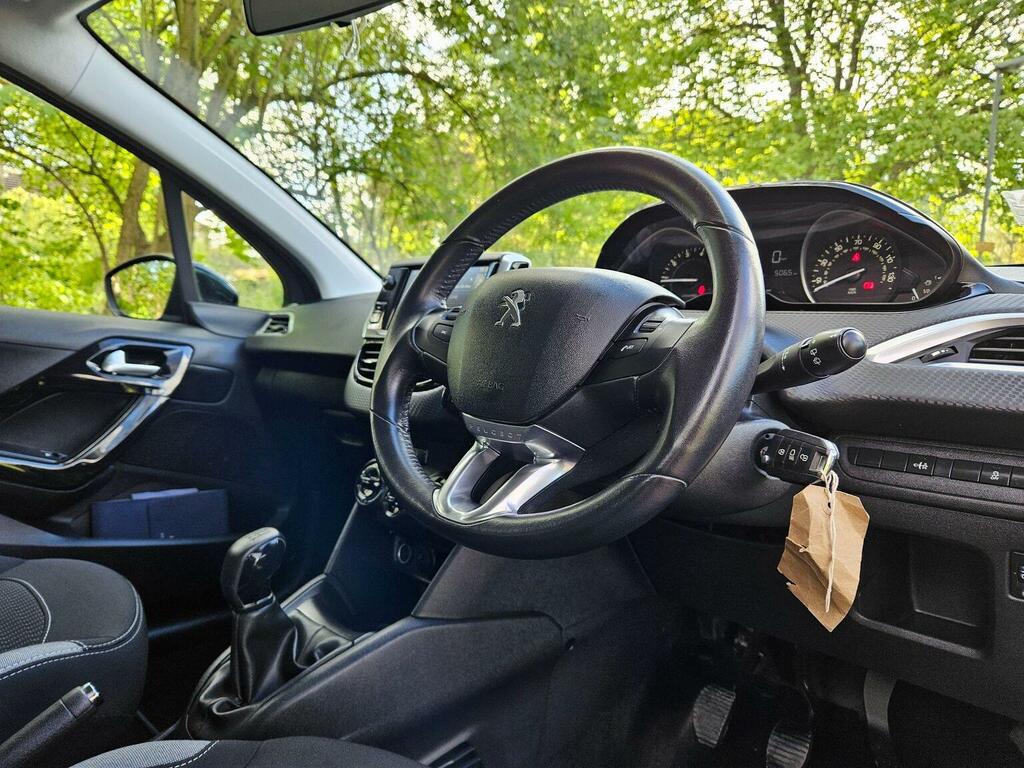 Peugeot 208 Hatchback 1.2 Puretech Active Design Menthol Euro BD66OJT Blue #2