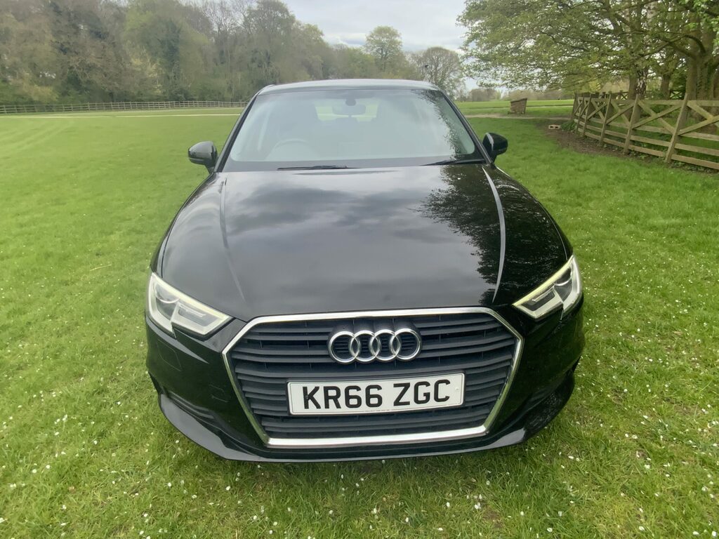 Audi A3 1.6Tdi-se Tecknick Sportback KR66ZGC Black #4