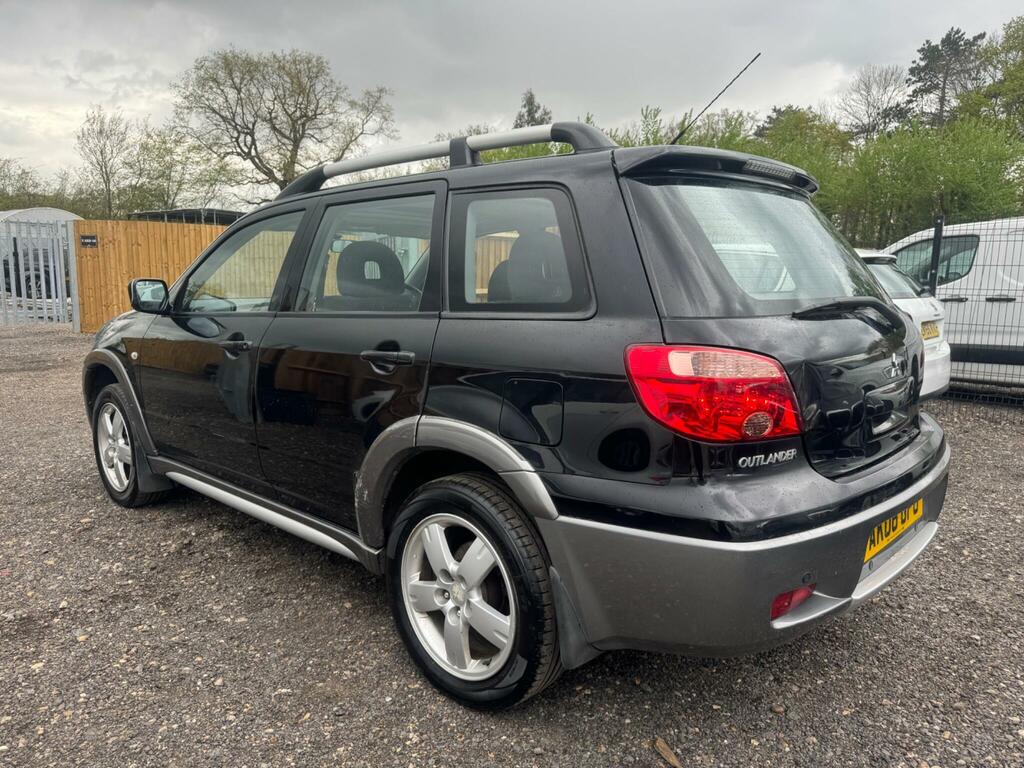 Mitsubishi Outlander 2.4 Equippe Black #8