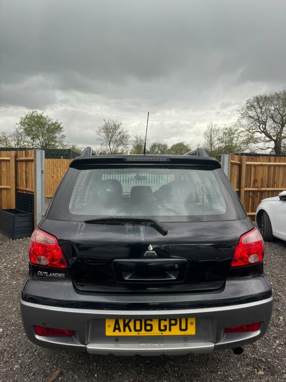 Mitsubishi Outlander 2.4 Equippe Black #9