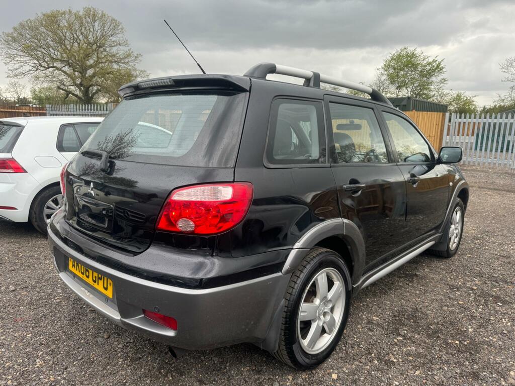 Mitsubishi Outlander 2.4 Equippe Black #11