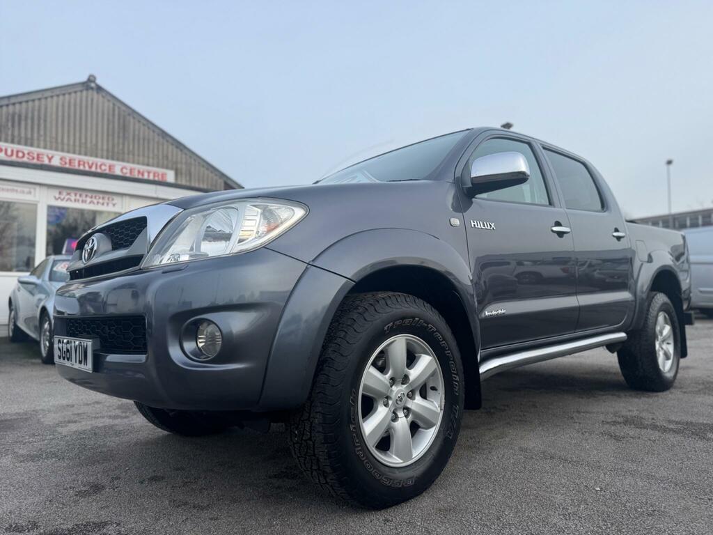 Toyota HILUX Invincible 4X4 D-4d Dcb Grey
