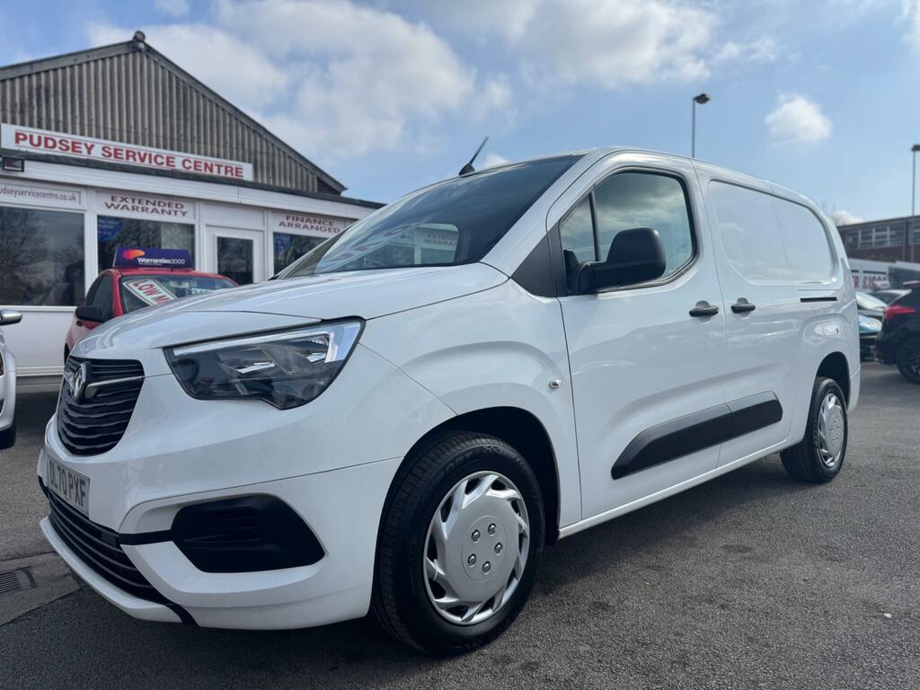 Vauxhall Combo 1.5 Turbo D 2300 Sportive L2 H1 Euro 6 Ss White