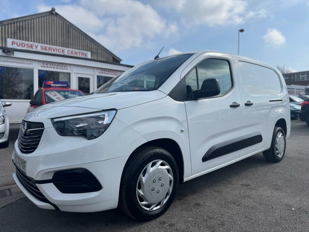 Vauxhall Combo 1.5 Turbo D 2300 Sportive L2 H1 Euro 6 Ss DL70PXF White #3