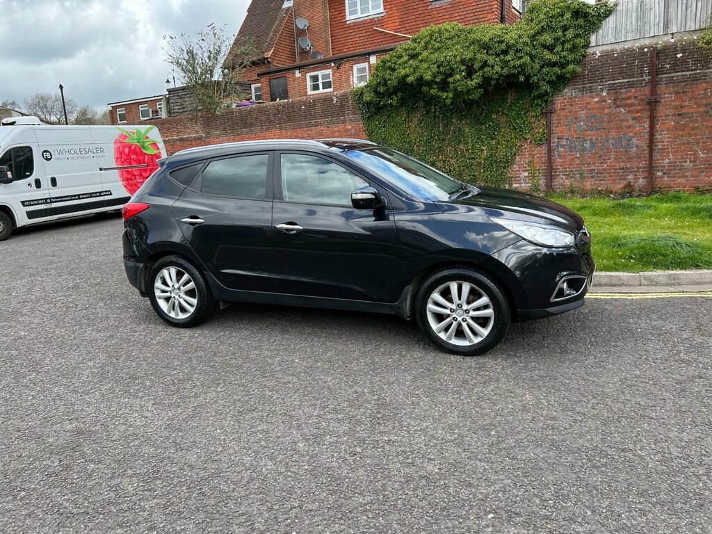 Hyundai Ix35 Premium Crdi 4Wd 5-Door Black #2