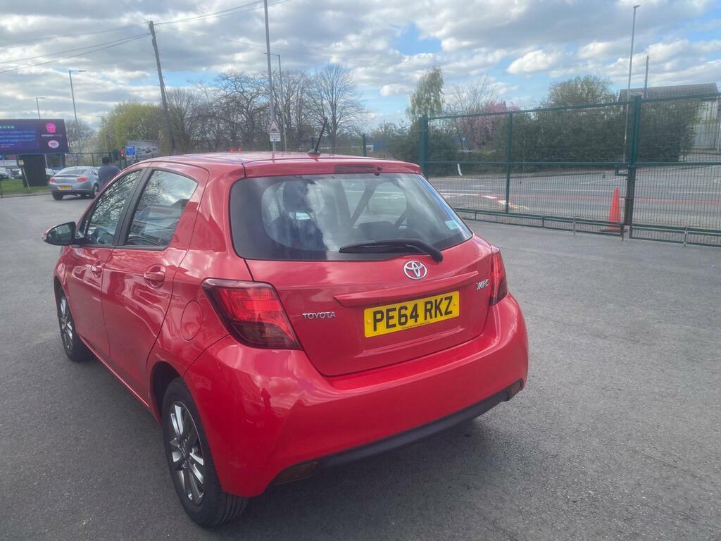 Toyota Yaris 1.33 Dual Vvt-i Icon Euro 5 PE64RKZ Red #3
