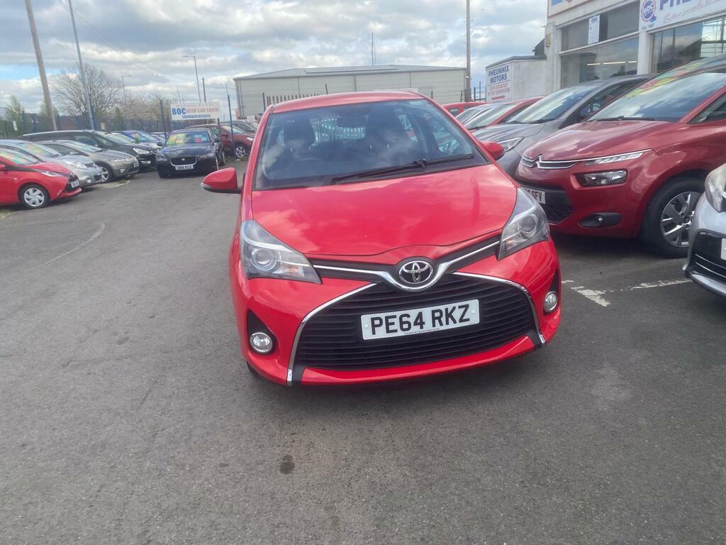 Toyota Yaris 1.33 Dual Vvt-i Icon Euro 5 PE64RKZ Red