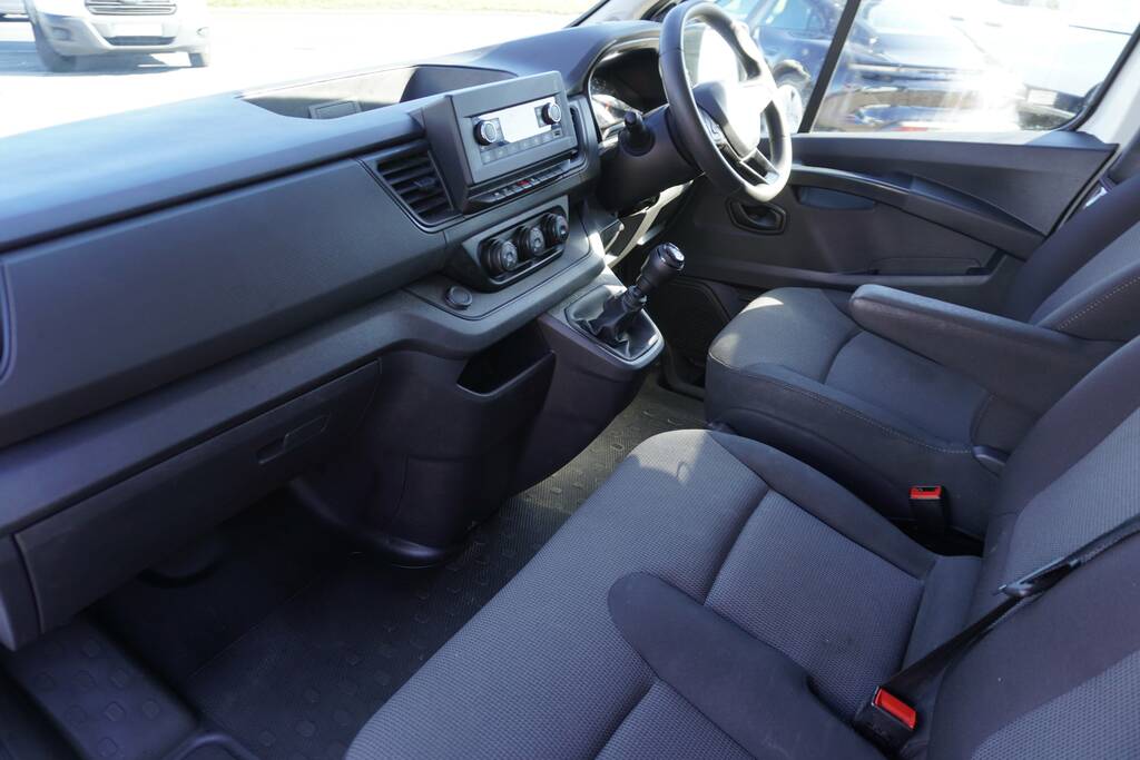 Renault Trafic 2.0 Dci Blue Ll30 Start L2 H1 Euro 6 Ss YB23WFN White #6