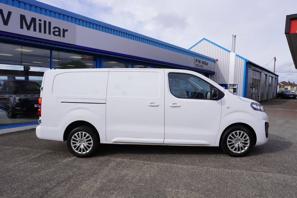 Vauxhall Vivaro L2h1 F2900 Pro Ss DS23XUV White #2