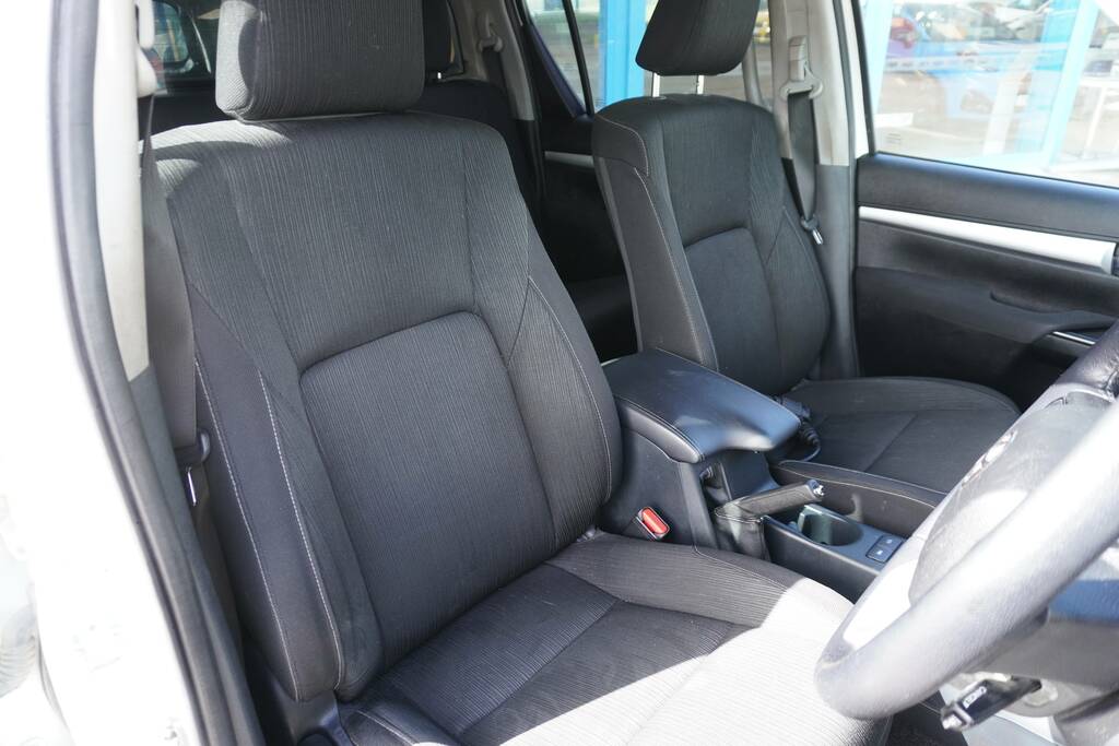 Toyota HILUX 2.4 D-4d Icon 4Wd Euro 6 Ss 4Dr, With Hard Top White #6