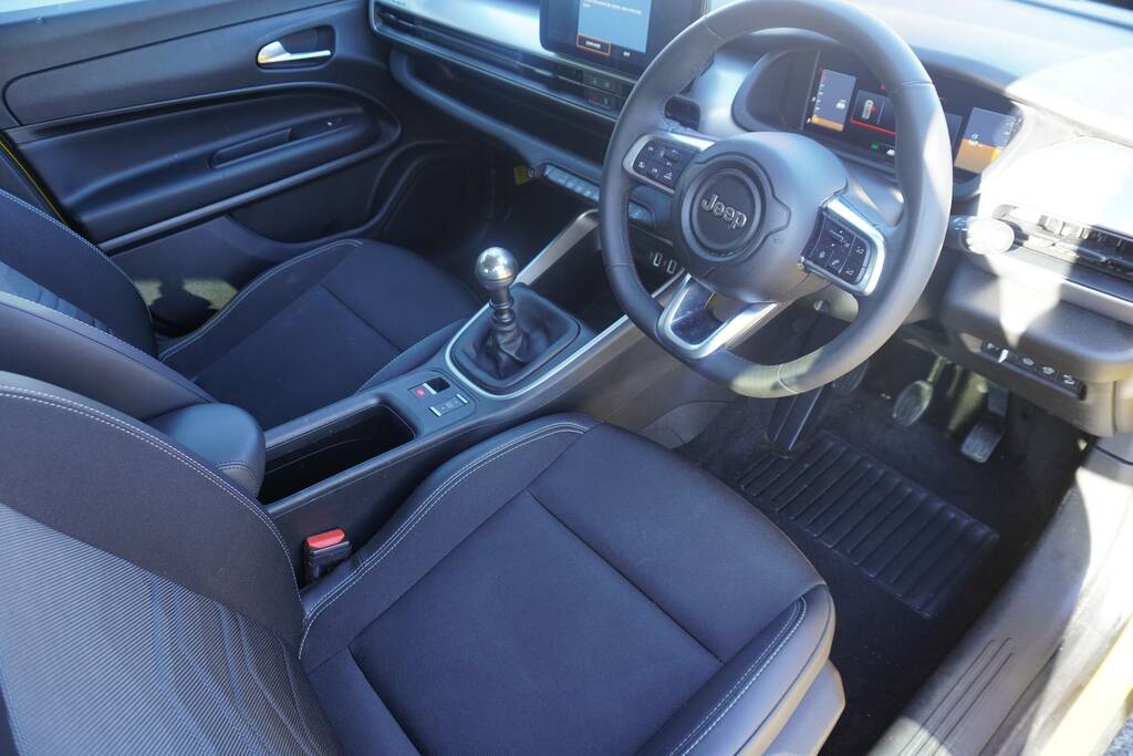 Jeep Avenger 1.2 Summit Euro 6 Ss CE25WUA Yellow #4
