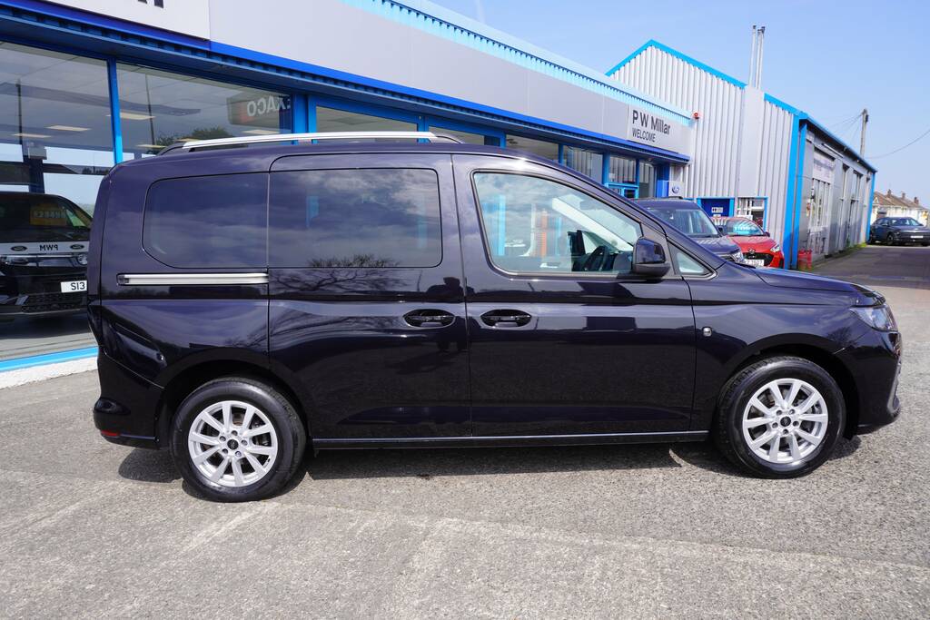 Ford Tourneo Connect 2.0 Ecoblue Titanium Euro 6 Ss YA72LPN Black #2