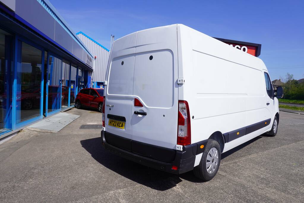 Renault Master 2.3 Dci 35 Business Fwd Lwb Medium Roof Euro 6 HT23KCA White #3