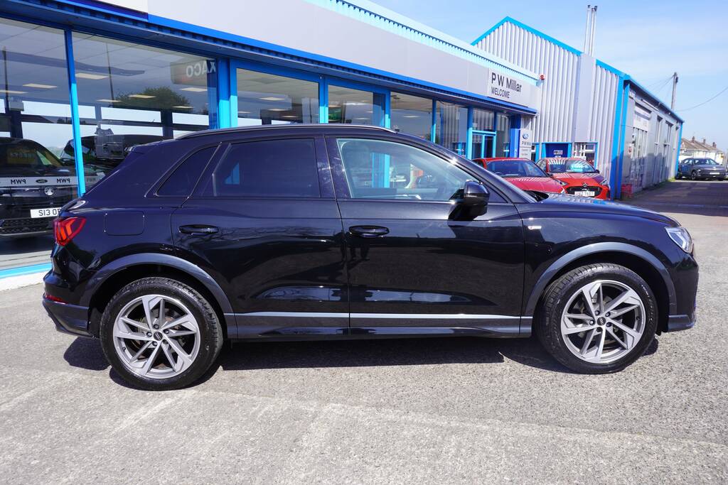 Audi Q3 Tfsi S Line Black Edition Mhev Black