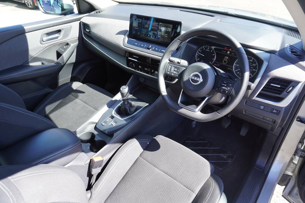 Nissan Qashqai 1.3 Dig-t Mhev Acenta Premium Euro 6 Ss IMZ2789 Silver #4