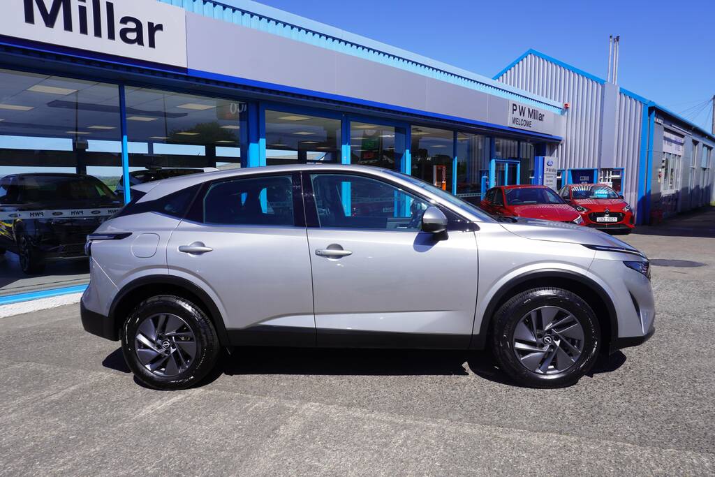 Nissan Qashqai 1.3 Dig-t Mhev Acenta Premium Euro 6 Ss IMZ2789 Silver #2
