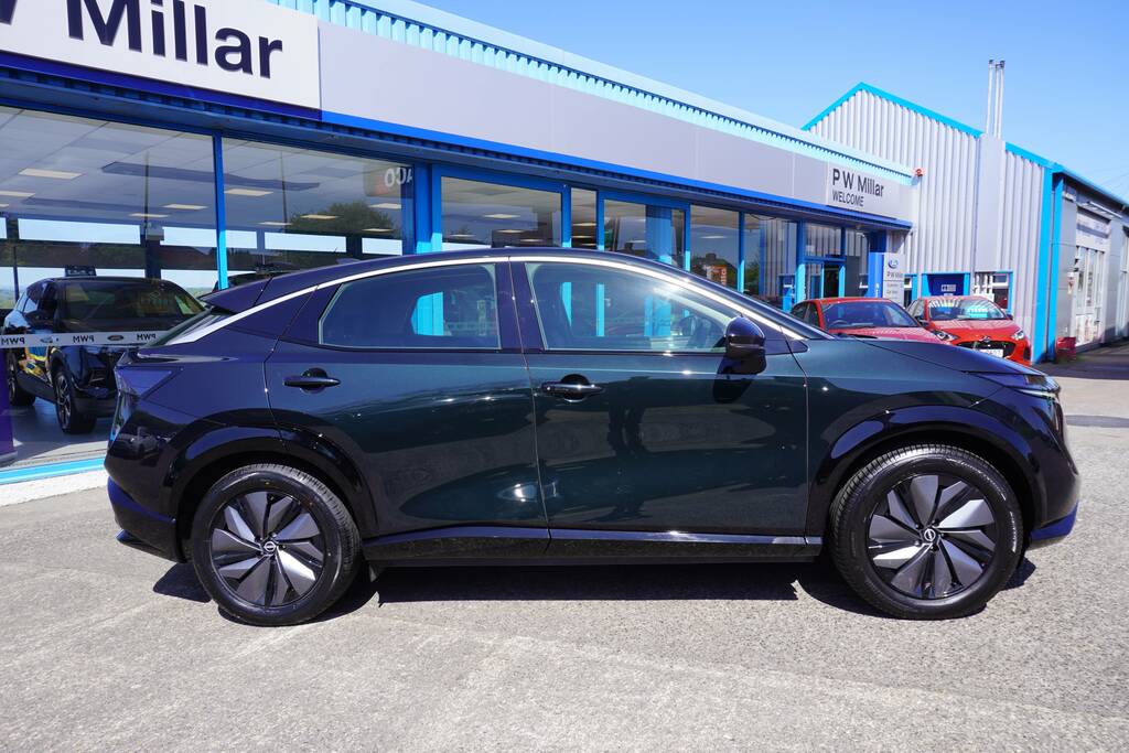 Nissan Ariya 63Kwh Engage 7.4Kw Charger Green
