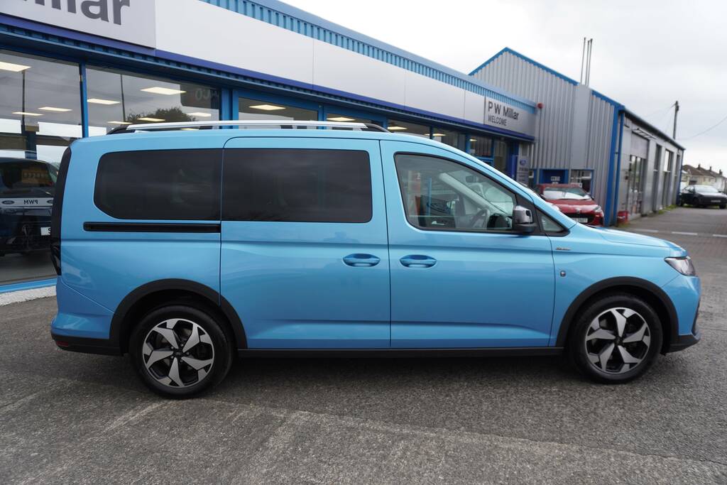 Ford Grand Tourneo Connect 2.0 Ecoblue Active Euro 6 Ss FX23KBO Blue #2