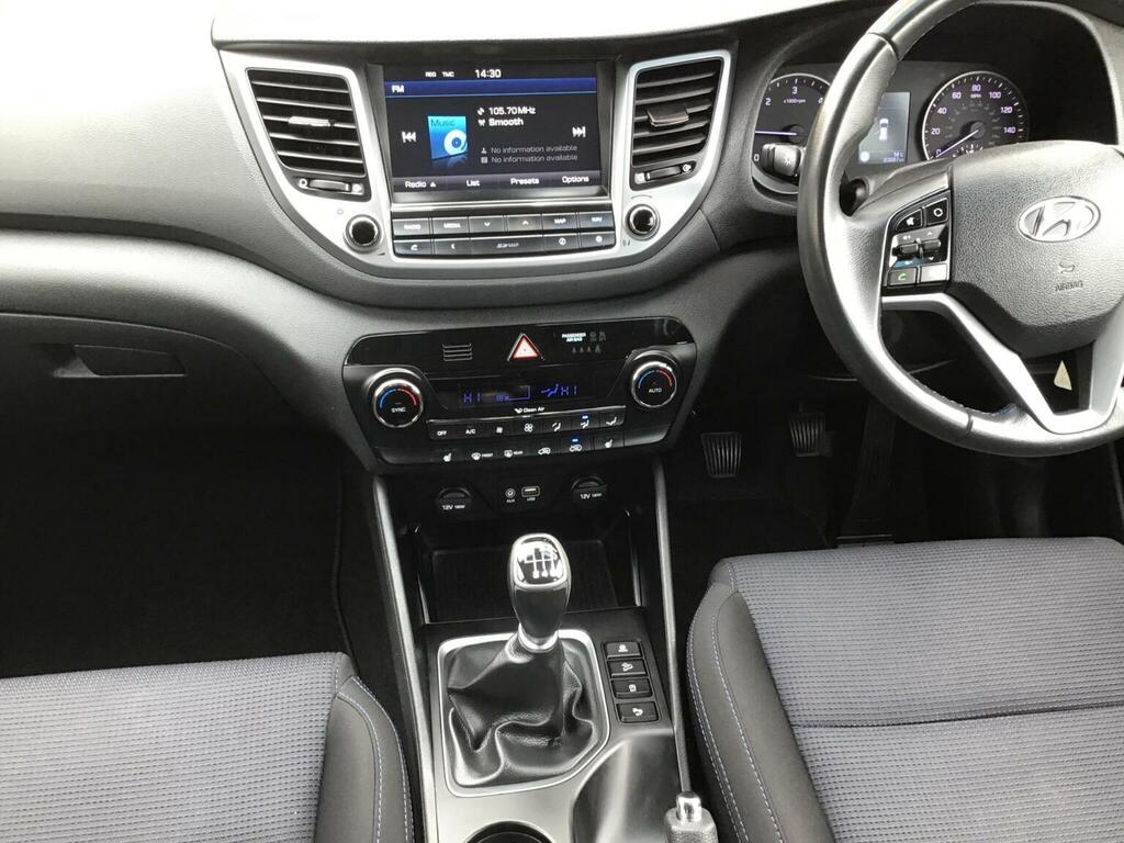 Hyundai Tucson Suv 1.7 Crdi Blue Drive Se Nav Euro 6 Ss 2 FT65CZV Grey #5