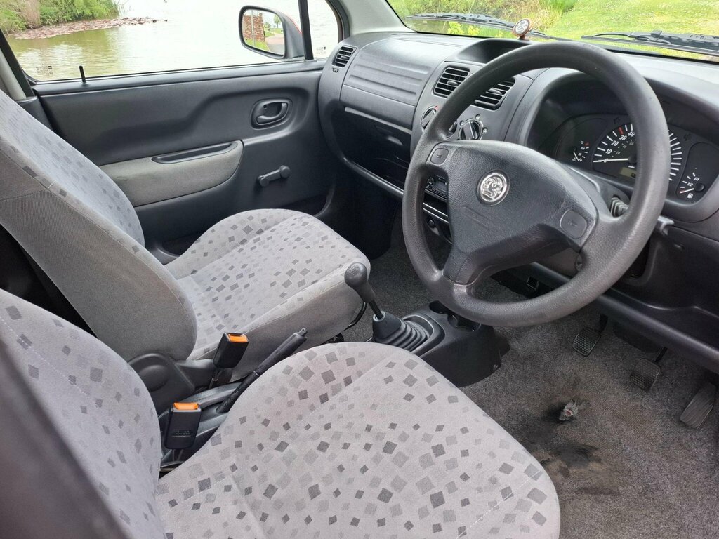 Vauxhall Agila Design 5-Door Green #8