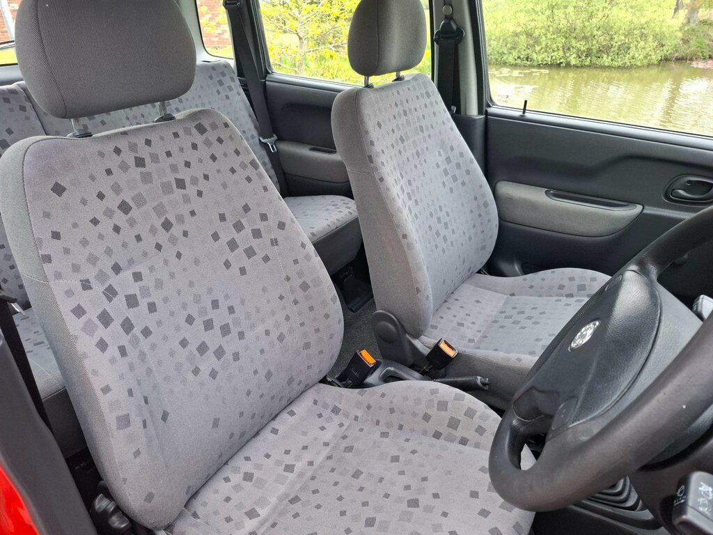 Vauxhall Agila Design 5-Door Green #9