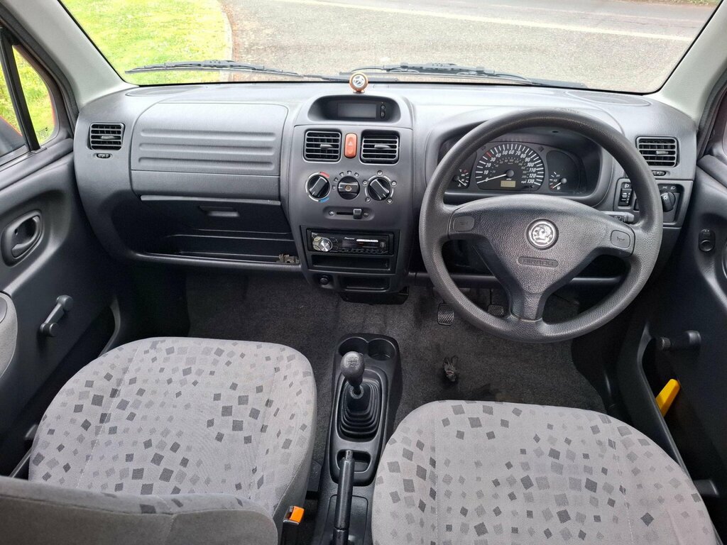 Vauxhall Agila Design 5-Door Green #12